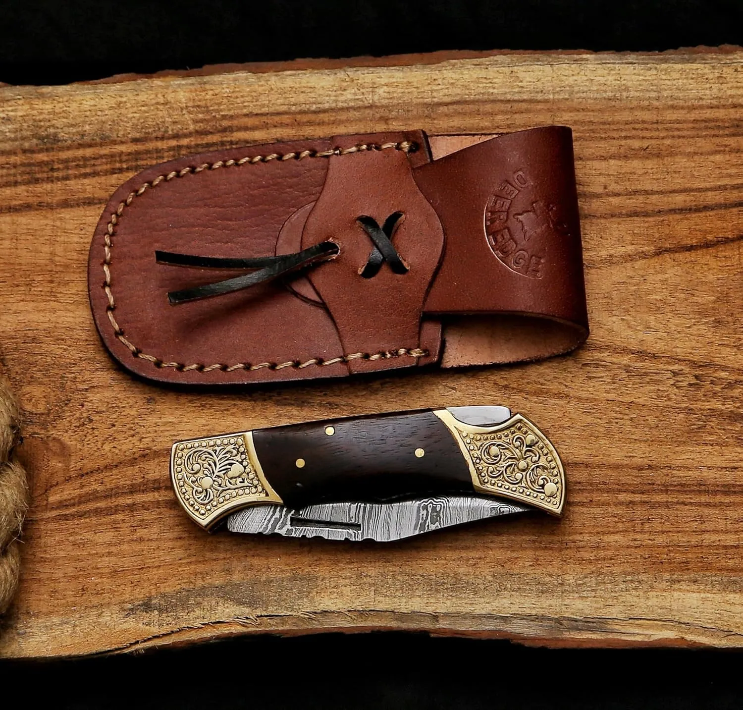 Handmade Damascus Pocket knife for Men - Damascus Folding Knife - Hunting Knife with Sheath for Champing, Hiking, Tracking - Gift for Men, Anniversary Present for Him, Dad, Boyfriend - Rose Wood