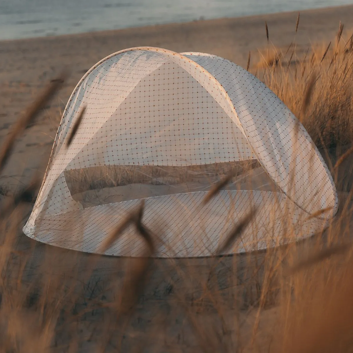 Mrs Ertha pop-up strandtent organic squares