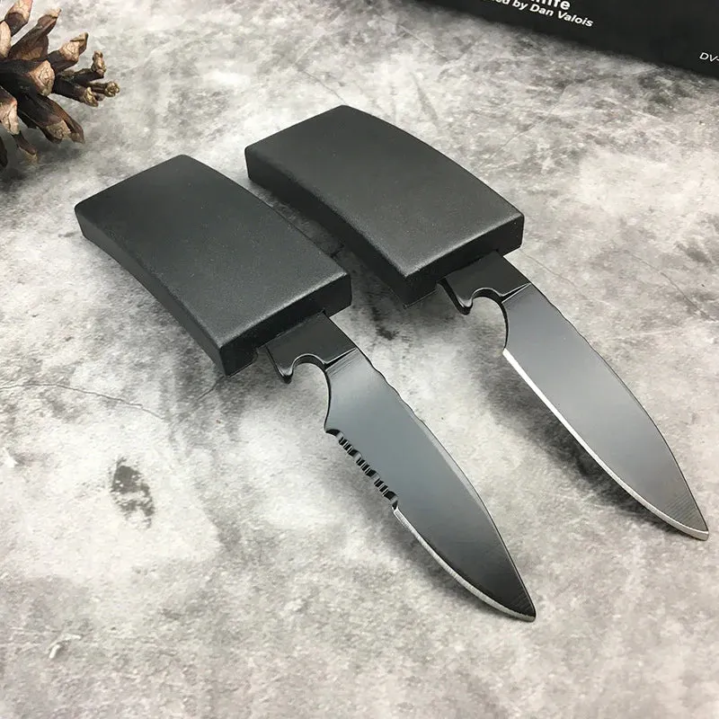 Multifunctional belt with knife