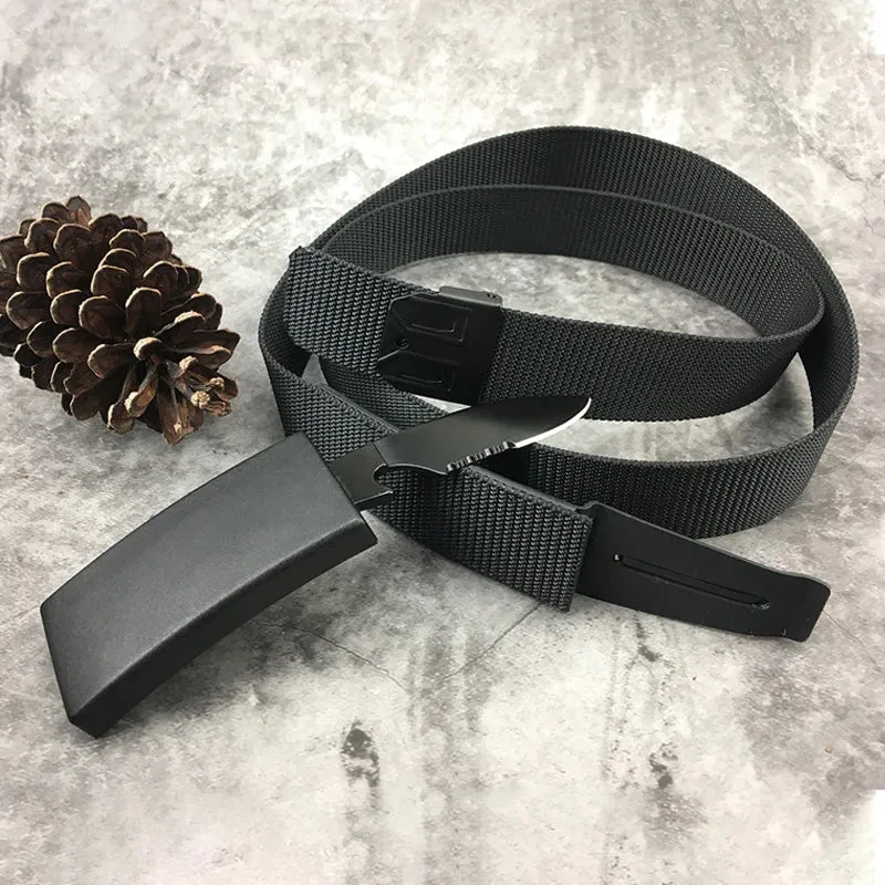 Multifunctional belt with knife