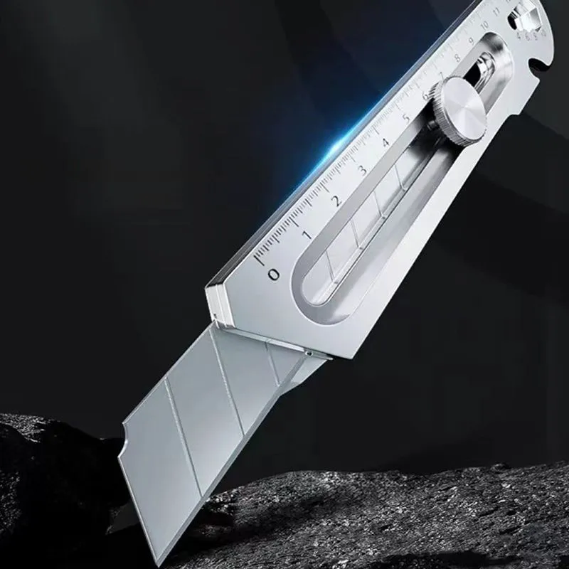 Multifunctional knife set
