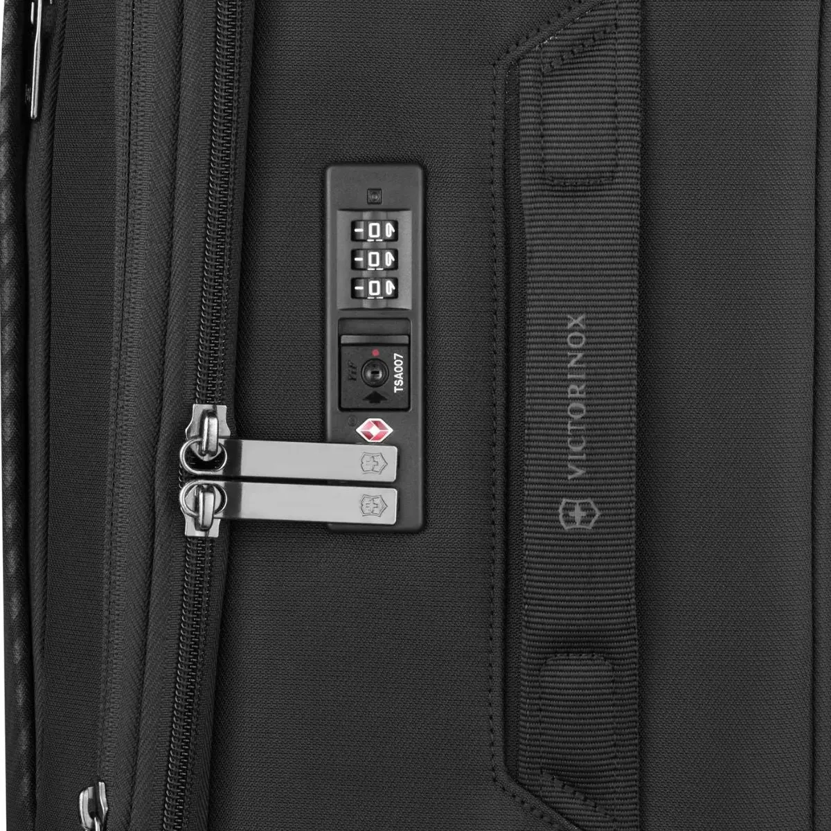 Victorinox Crosslight Softside Case - 76cm - Black
