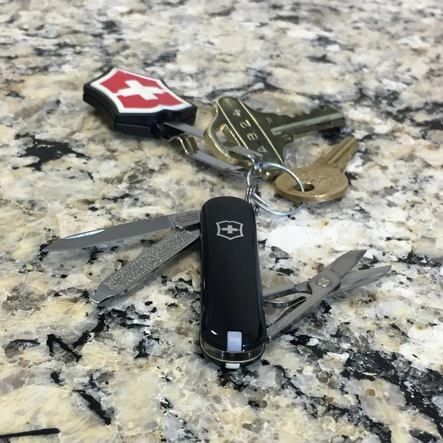 Victorinox Swiss Army Classic SD Pocket Knife (Black)